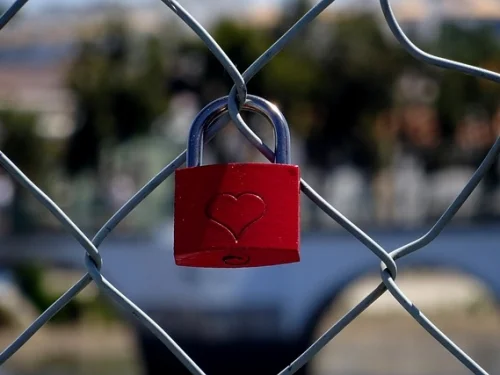 Eylül'ün Kritik Eşiği: 20 Eylül Doğumlular, Merkür Yönetimi ve Yükselen Burç Sırları