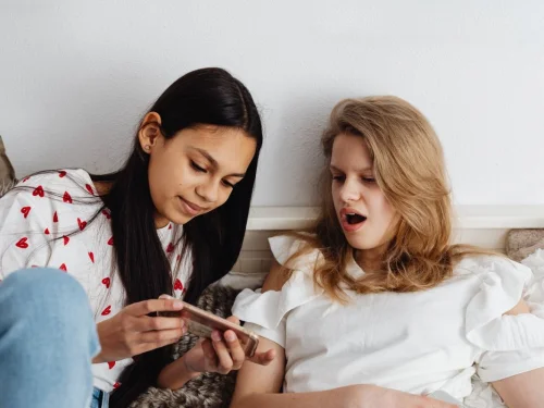 20 Kasım'ın Derinlikleri: Akrep Burcu Doğum Haritası, Yükselen Sırlar ve En Uyumlu İlişkiler