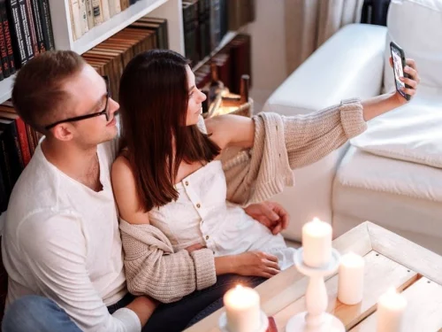 20 Ocak Doğumluların Kader Haritası: Yükselen Burcun Kariyer Evi (10. Ev) ve Uyum Sırları